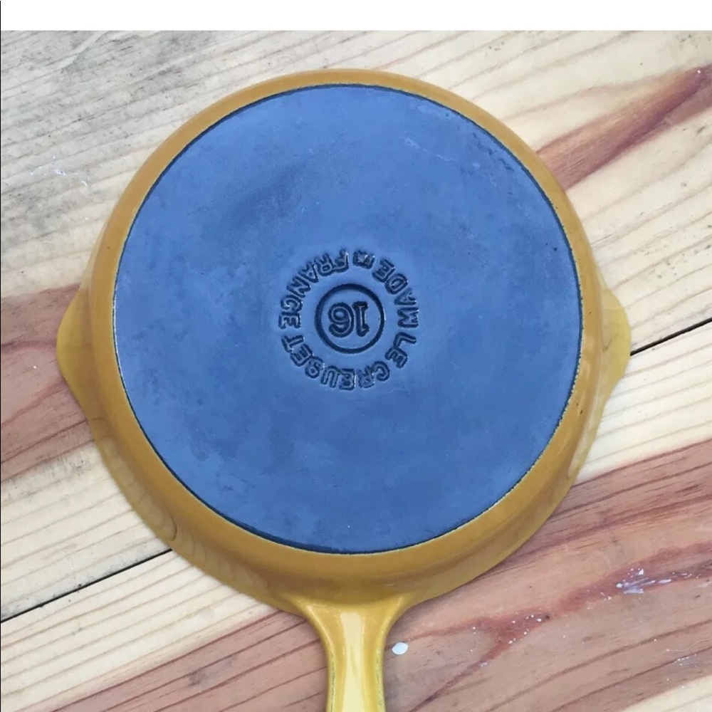 LE CREUSET PAN CAST IRON SKILLET